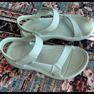 Teva ankle strap hurricane sage green sandle